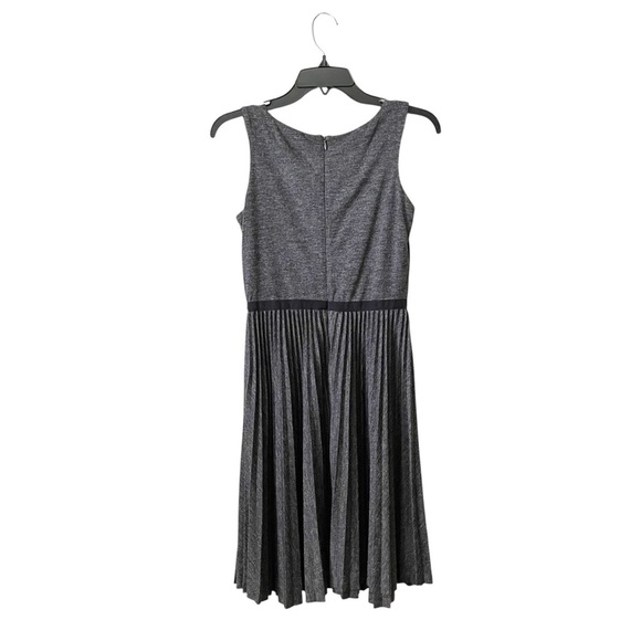 Ann Taylor Loft Dress Womens Size 0P Gray Knit Sleeveless Pleated Skirt FitFlare - Picture 3 of 6